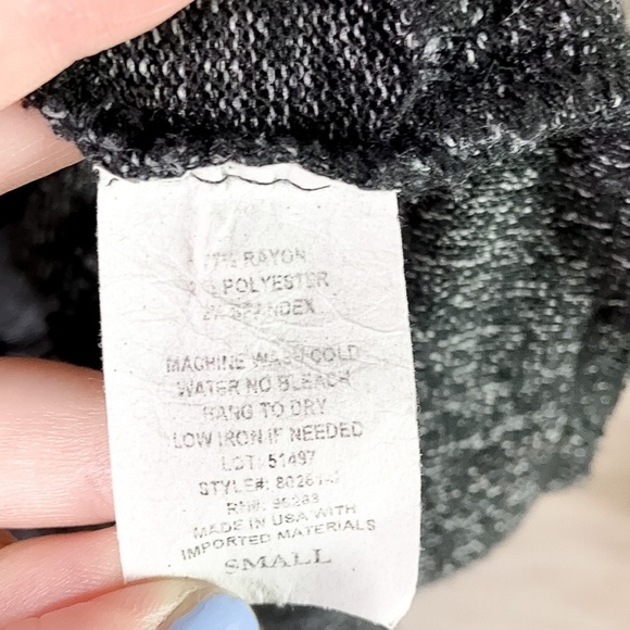 OLIVIA RAE | Lightweight Peplum Soft Sweater Small - Picture 7 of 8